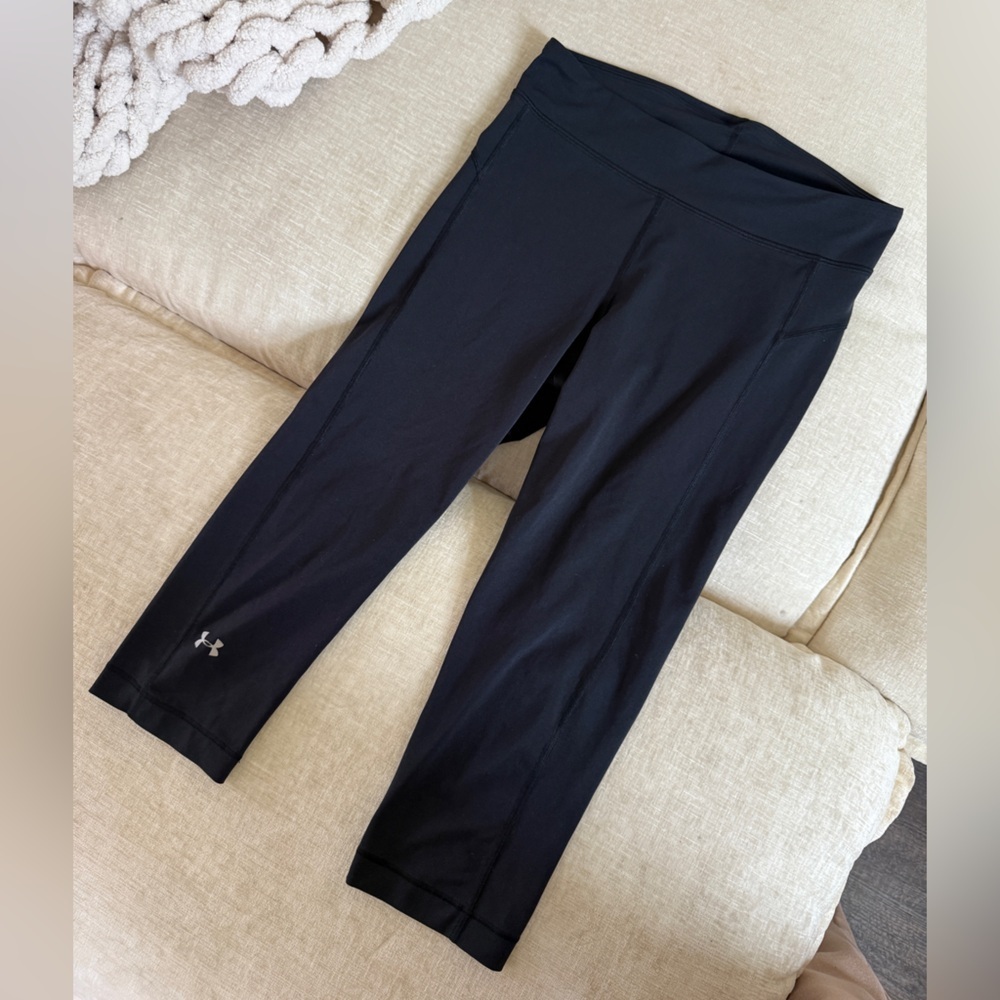 Under Armor Cropped Black Leggings